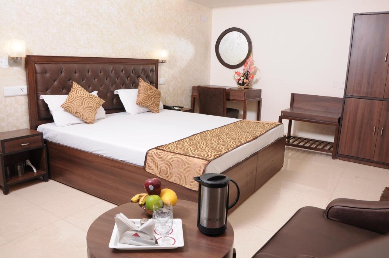 Hotel Diamond Inn Chandīgarh Dış mekan fotoğraf
