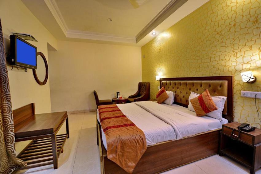 Hotel Diamond Inn Chandīgarh Dış mekan fotoğraf