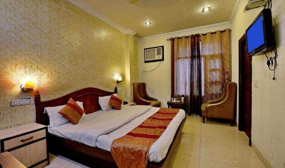 Hotel Diamond Inn Chandīgarh Dış mekan fotoğraf
