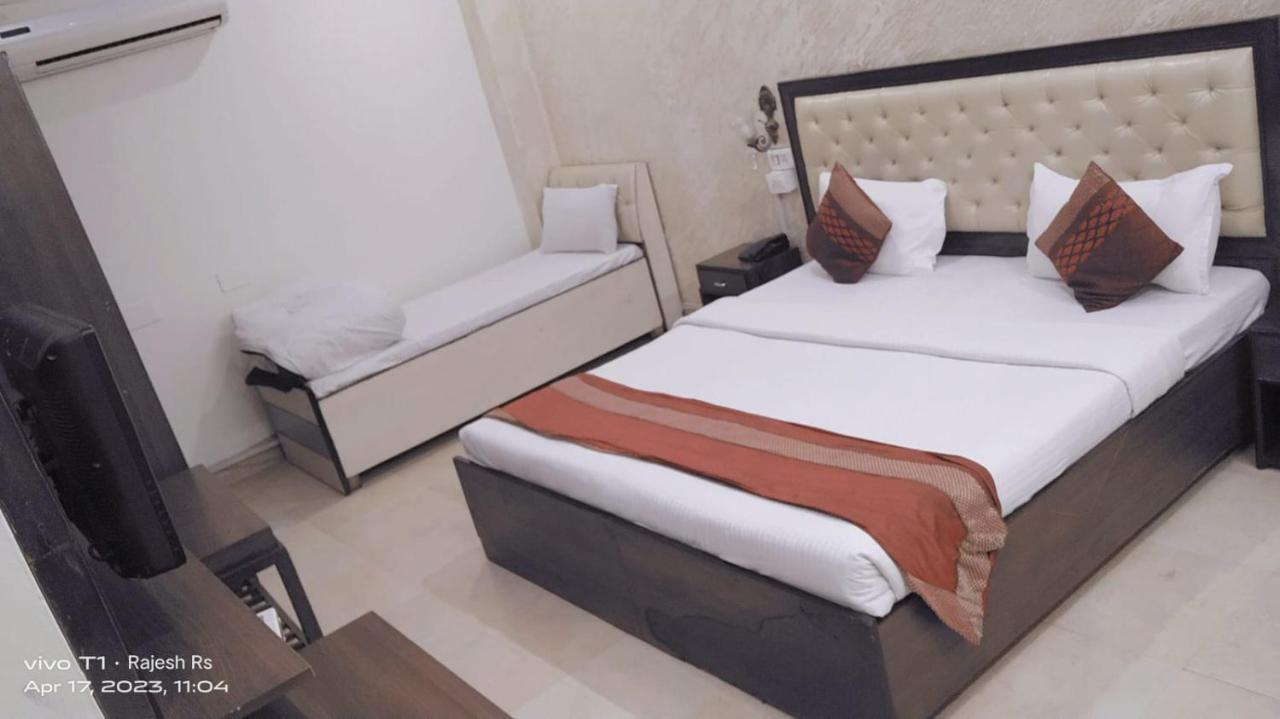 Hotel Diamond Inn Chandīgarh Dış mekan fotoğraf