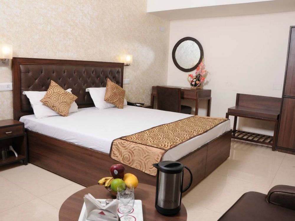Hotel Diamond Inn Chandīgarh Dış mekan fotoğraf