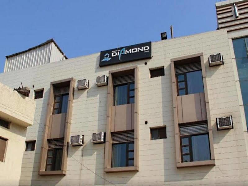 Hotel Diamond Inn Chandīgarh Dış mekan fotoğraf