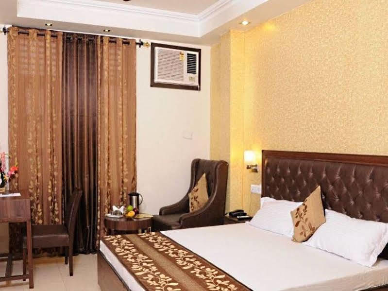 Hotel Diamond Inn Chandīgarh Dış mekan fotoğraf